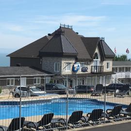 Motel vue Belvédère，位于圣西蒙的酒店