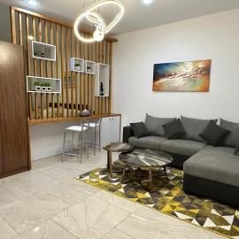 Bark Luxury Apartment Abidjan Riviera 2, hotell i Abidjan