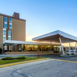 Heritage Inn Hotel & Convention Centre - Saskatoon，位于萨斯卡通的酒店