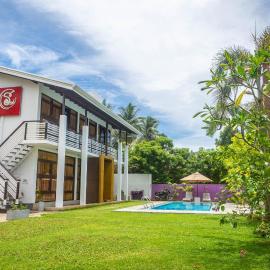Abie Villa, hotel v Negombu