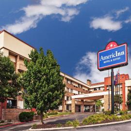 AmericInn by Wyndham Omaha, hotel Omahában