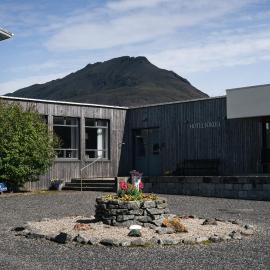 Hotel Jökull, отель в городе Хёбн