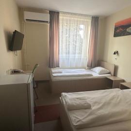 FREE PARKING, FREE BREAKFAST, only 15 minutes to City Center, hotel en Budapest