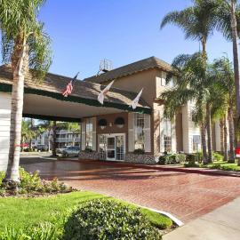 Ramada by Wyndham Costa Mesa/Newport Beach, hotell i Costa Mesa