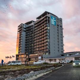 Blaauwberg Beach Hotel, hotel u gradu Bloubergstrand