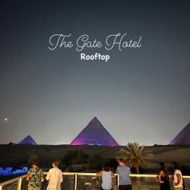 The Gate Hotel Front Pyramids & Sphinx View