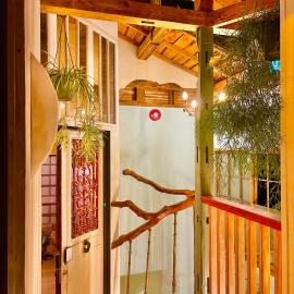 泊まれる廃墟 ぐんじょう, hotel in Izu