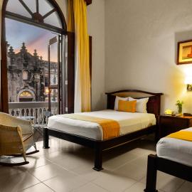 Hotel Real La Merced, hotell i Granada