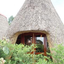 Highway 24 Lounge Masaka, מלון בKadugala