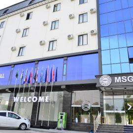 MehmonsaroyGrand, hotell i Fergana