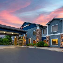 Best Western PLUS Victor Inn & Suites, hotell sihtkohas Victor