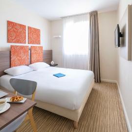 Kyriad Chambéry Centre - Hôtel et Résidence, ξενοδοχείο στο Σαμπερί
