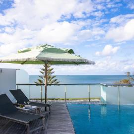 Beach Suites, Hotel in Byron Bay