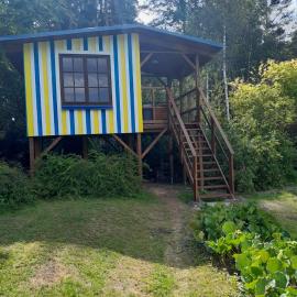 Tree House Fluffy Horns - Namiņš Kokos Pūkainie Ragi, hotelli kohteessa Plieņciems