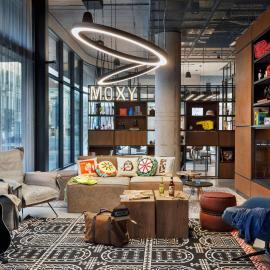 Moxy Kaunas Center，考納斯的飯店