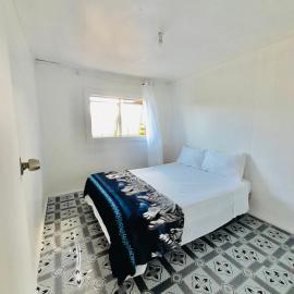 Tonga Airport Cottage - Private Double Room with shared bathroom, hotel Fua‘amotuban