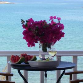 Roussos Beach Hotel, готель у місті Науса