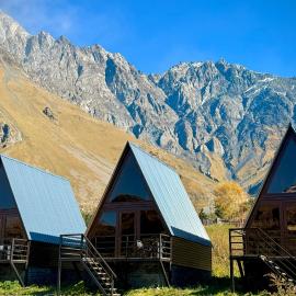 Cottages DILA – hotel w mieście Stepancminda