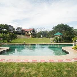 Tagaytay Foothills Cherimoya Farm Staycation, Hotel in Biboyan