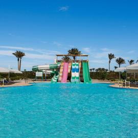 Marina Resort Port Ghalib, a member of Radisson Individuals，加利卜港的飯店