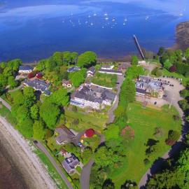 Rosslea Hall Hotel, hotelli kohteessa Rhu