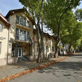 Hotel Platan, hotel sa Székesfehérvár