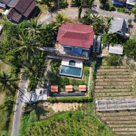 Pondok Is Oke Ricefild View Bungalow, hotell i Banyuwangi