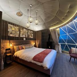 Glamping De Coude Scheure, מלון במידלקרק