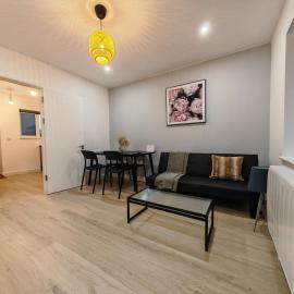 2 Bedroom Cotswold Bungalow, hotel di Castle Combe