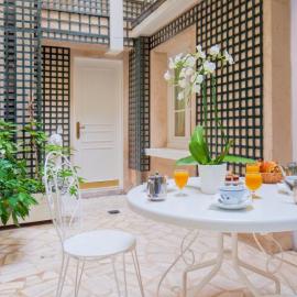 पेरिस में, होटल Hôtel Beaubourg