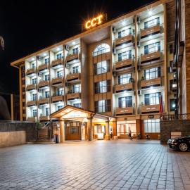 CCT Luxury Hotel，芽莊的飯店