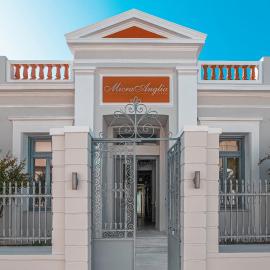 Micra Anglia Boutique Hotel & Spa, hotel en Andros