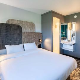 B&B HOTEL Calais Terminal Cité Europe 2 étoiles, khách sạn ở Coquelles