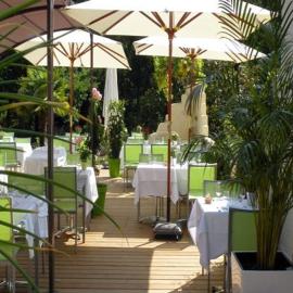 Logis Hôtels - Le Pont Bernet - Hotel 2 étoiles et restaurant