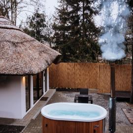 Tree House Relax Park, hotel in Chişinău
