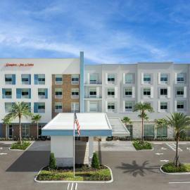 Hampton Inn & Suites Naples South, hotel u gradu Nejpls