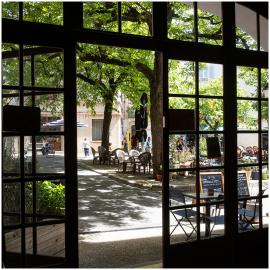 Logis Hôtel Restaurant Le Louvre, hotel v destinácii Sault-de-Vaucluse