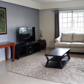 Swan Boutique Apartment, hotel i Tamuning