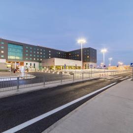 Courtyard by Marriott Warsaw Airport, ξενοδοχείο στη Βαρσοβία