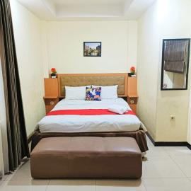 Yutaka Inn Drainbow Royal Plaza, hotel in Surabaya