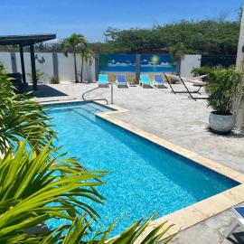Beautiful luxury villa with private pool, khách sạn ở Bãi biển Palm-Eagle