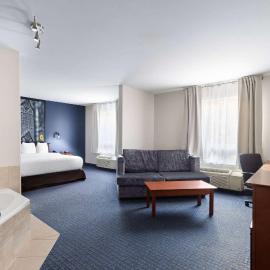 Super 8 by Wyndham Sainte Agathe Des Monts, khách sạn ở Sainte-Agathe-des-Monts