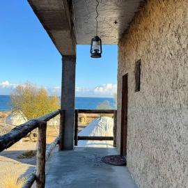 Bel Tam, hotel di Tong