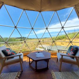 Waipū Thunder Domes no.2 luxury eco glamping dome، فندق في وايبو