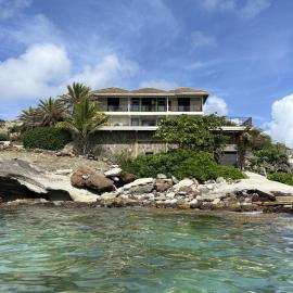 The Seahouse Antigua SEAFRONT, ξενοδοχείο σε Bats Cave