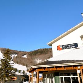 Hotel Stoneham, hotel v destinaci Stoneham