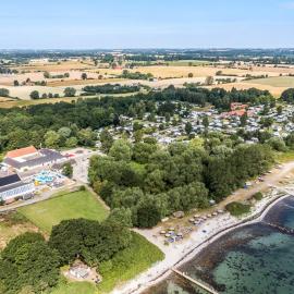 First Camp Bøsøre Strand Feriepark, hotel en Hesselager