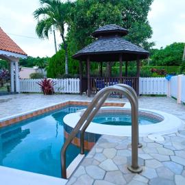 Iyanola Tee Joys Villa, hotel v destinácii Gros Islet