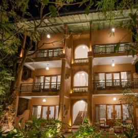 Aurora, hotel i Unawatuna