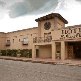 Le Grand Chateau Hotel, hotel sa Parys